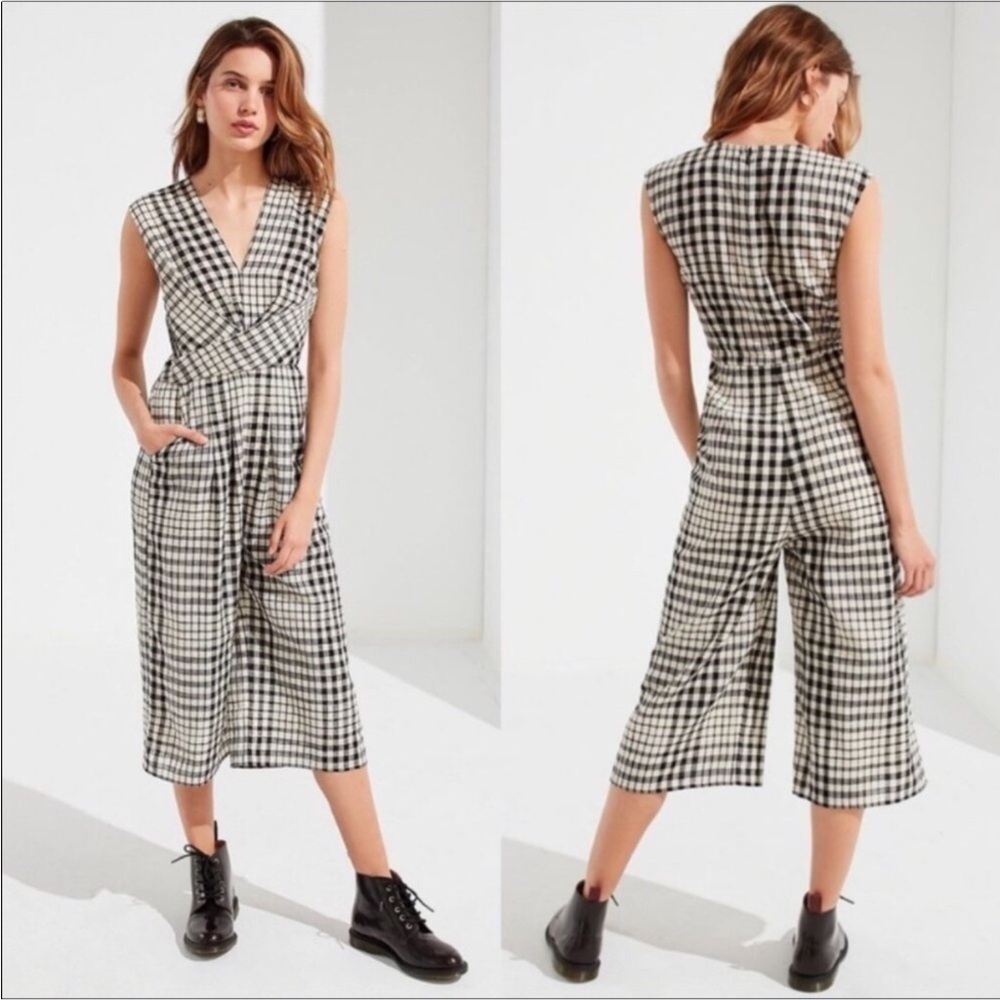 Urban Outfitters black and cream gingham jumpsuit Size 0